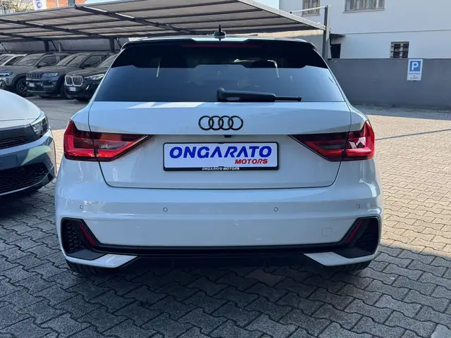 Audi A1 view 5