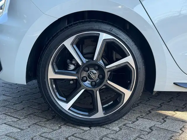 Audi A1 view 8