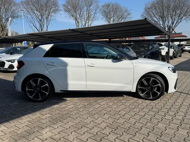 Audi A1 view 7
