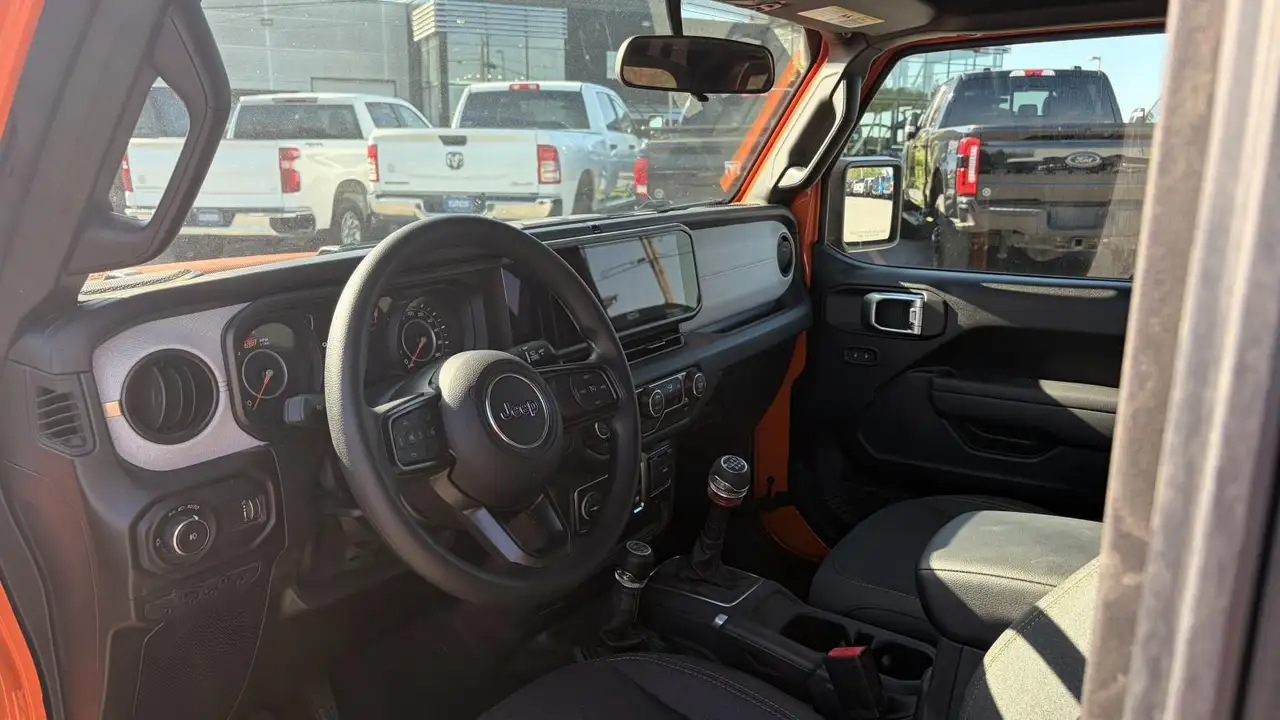 Jeep Wrangler снимка Jeep Wrangler