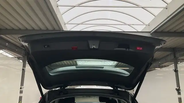 Mercedes-Benz Gle view 16