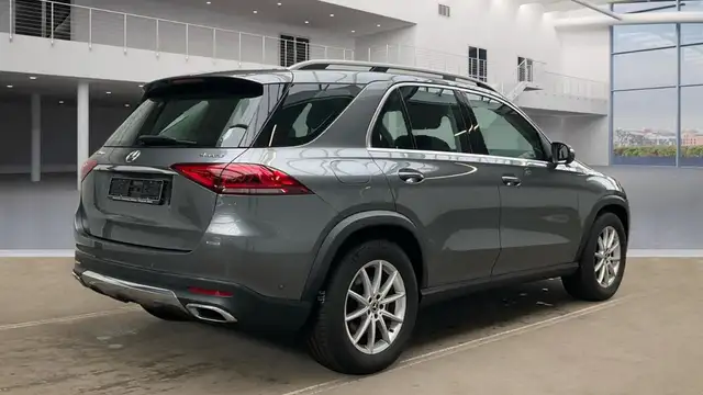 Mercedes-Benz Gle view 3