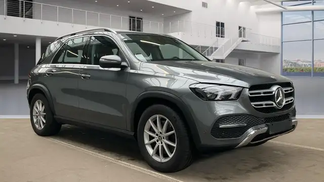 Mercedes-Benz Gle view 2