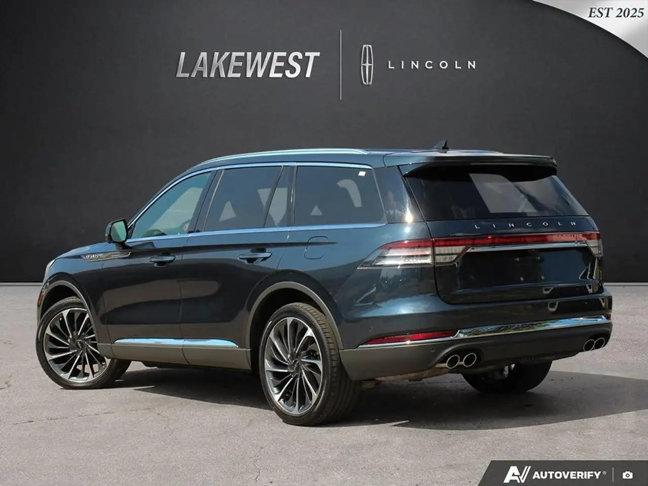 Lincoln Aviator снимка Lincoln Aviator