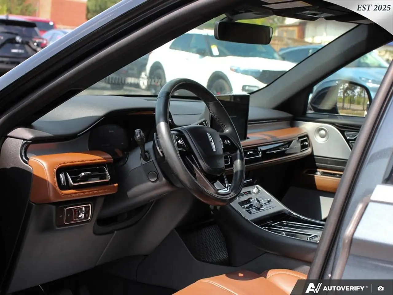 Lincoln Aviator снимка Lincoln Aviator