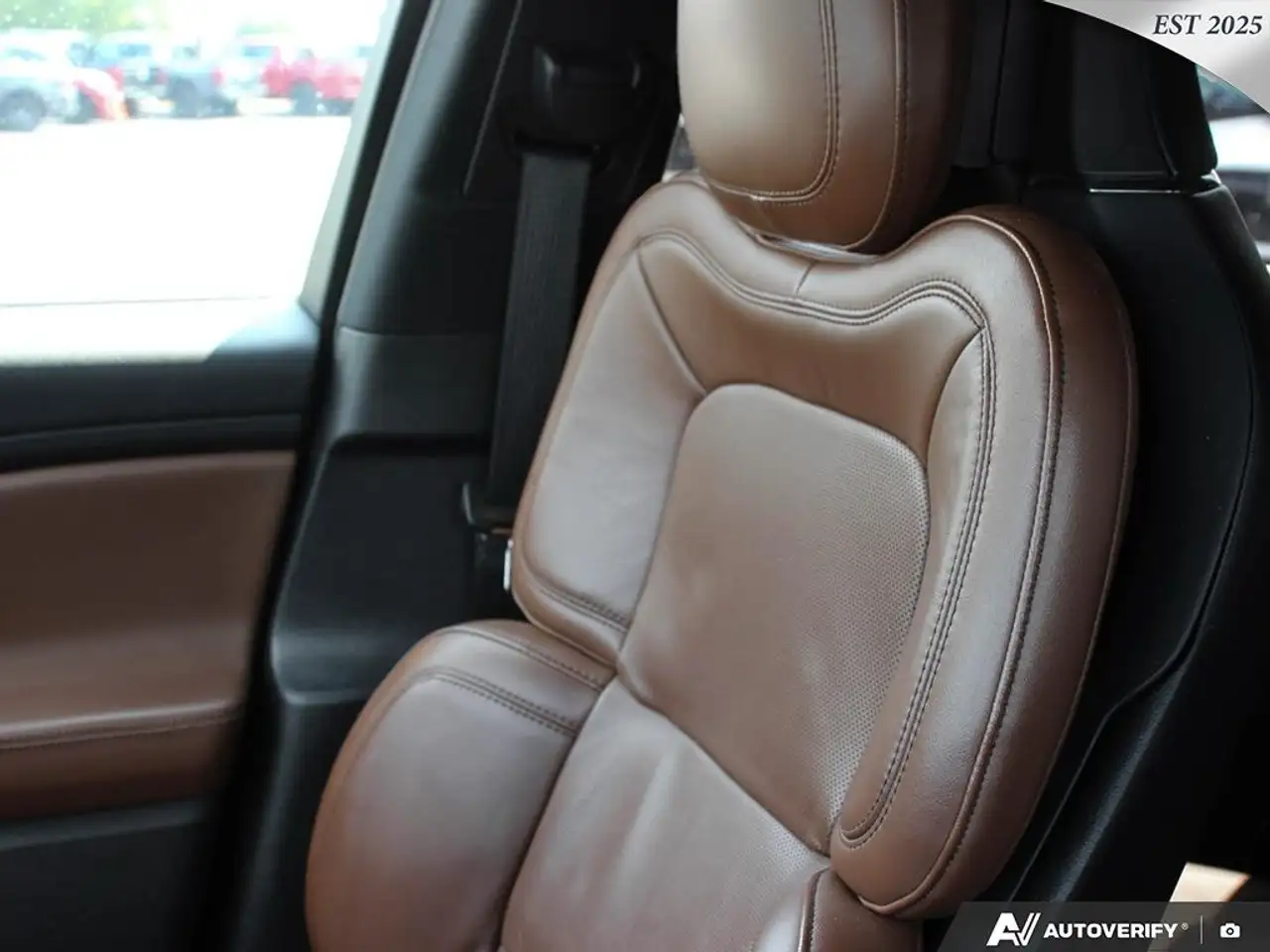 Lincoln Aviator снимка Lincoln Aviator