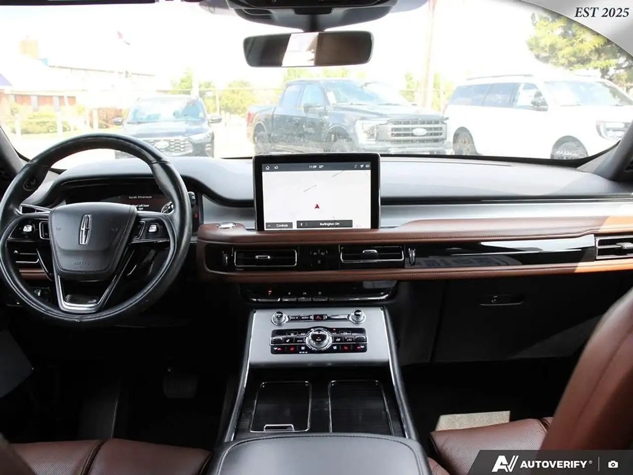 Lincoln Aviator снимка Lincoln Aviator