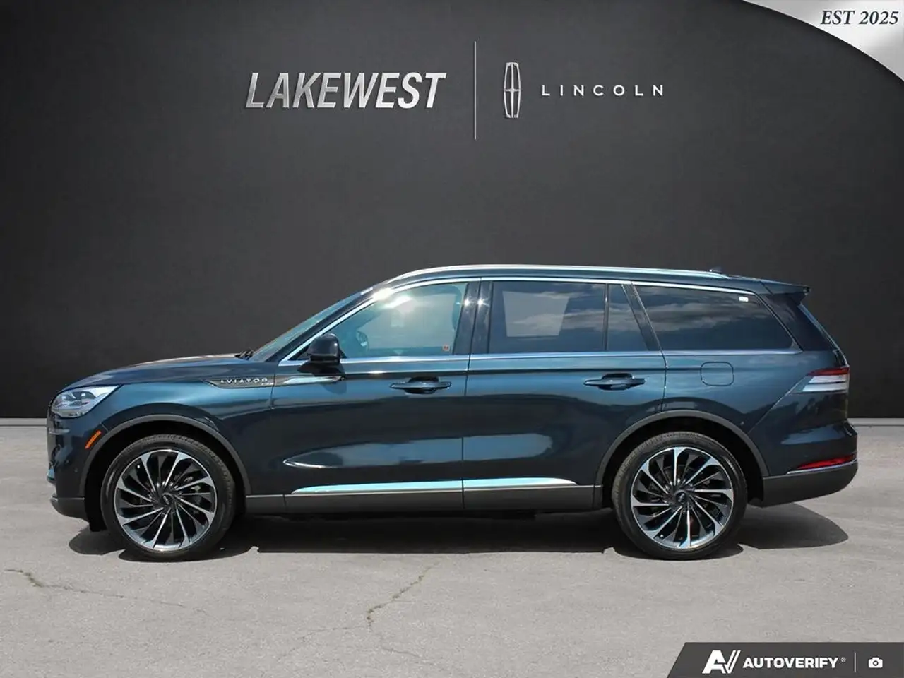Lincoln Aviator снимка Lincoln Aviator