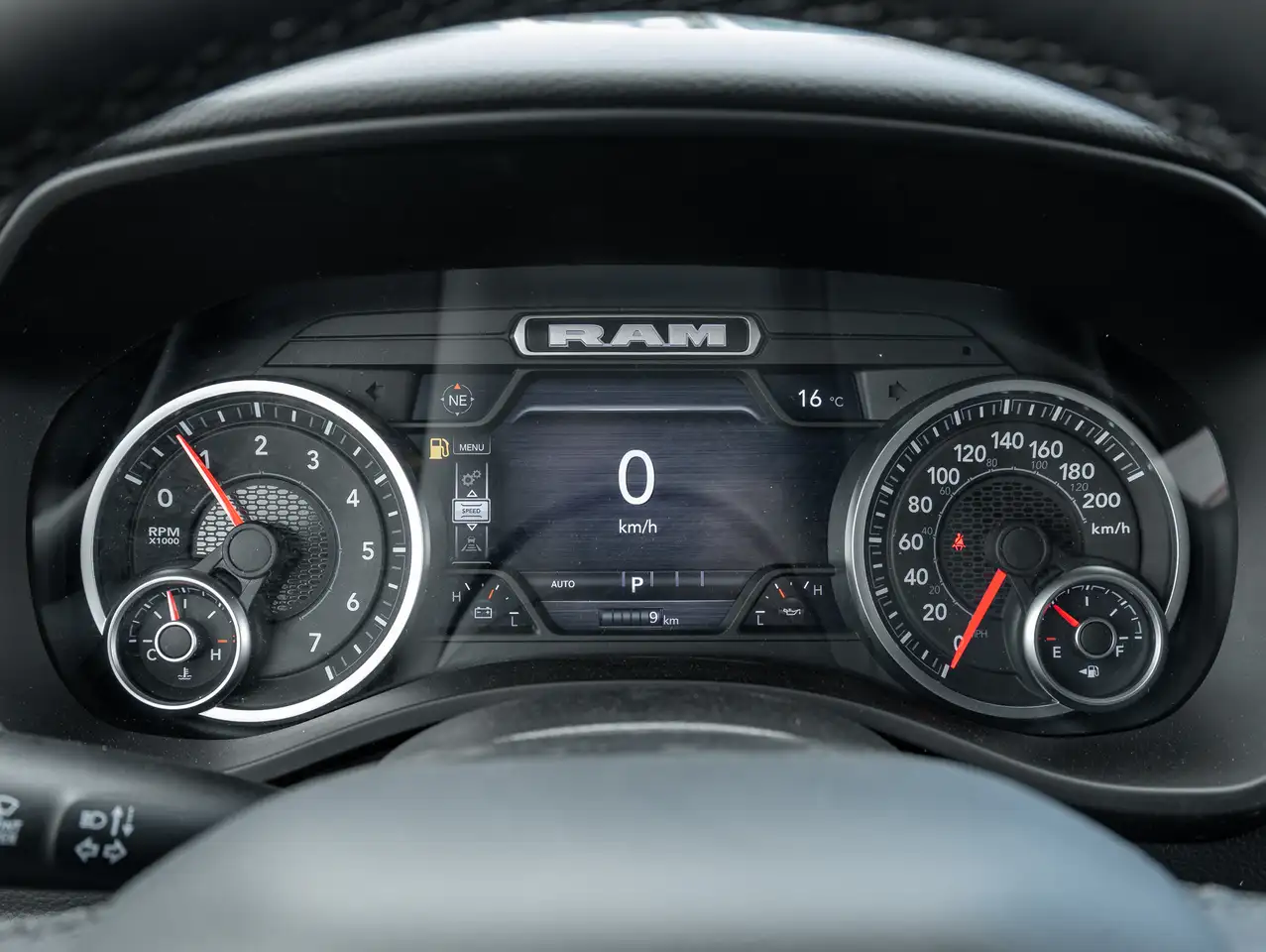 RAM 1500 снимка RAM 1500