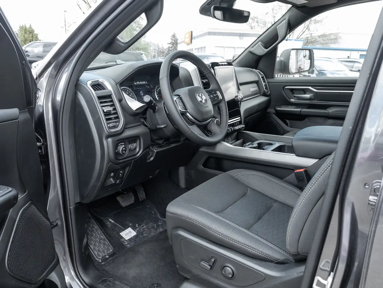 RAM 1500 снимка RAM 1500