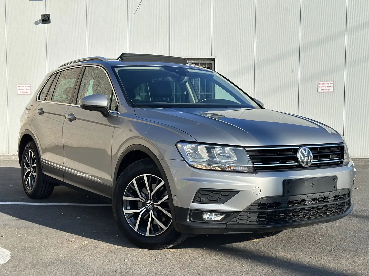Volkswagen Tiguan 1.4 TSI CAM 360° / TOIT PANO-OUVRANT / TVA 21% Grijs - 2
