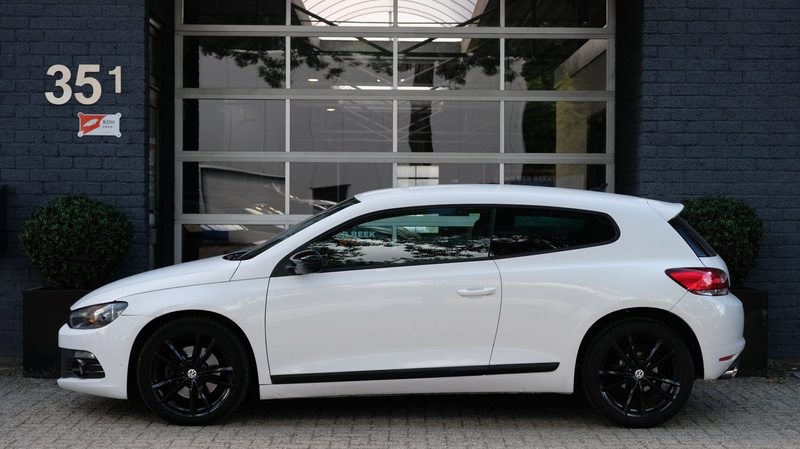 Volkswagen Scirocco 2.0 TSI Highline 211PK DSG CARPLAY — photo 3