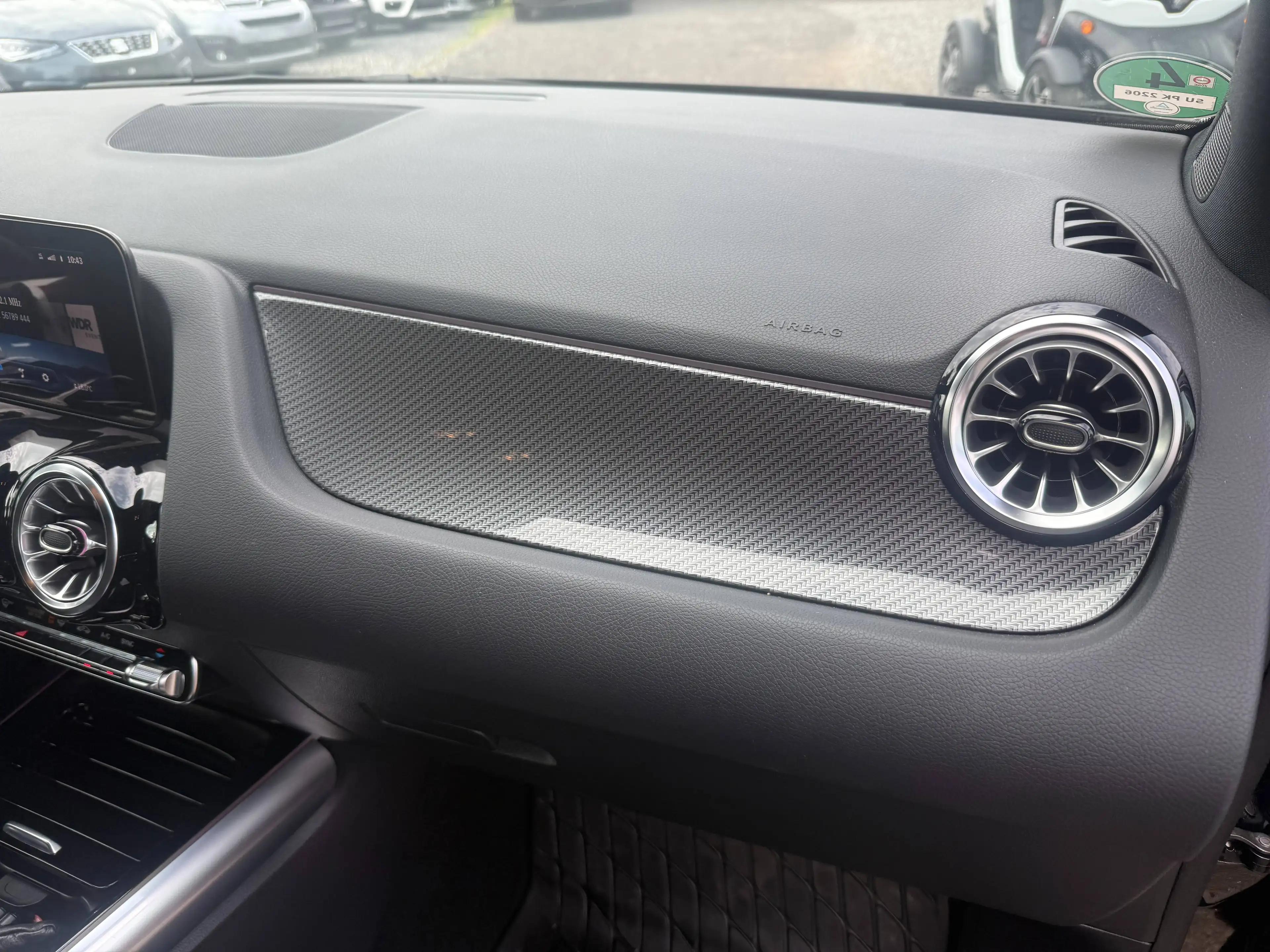 Mercedes-Benz B 200 B 200 AMG Line — photo 14