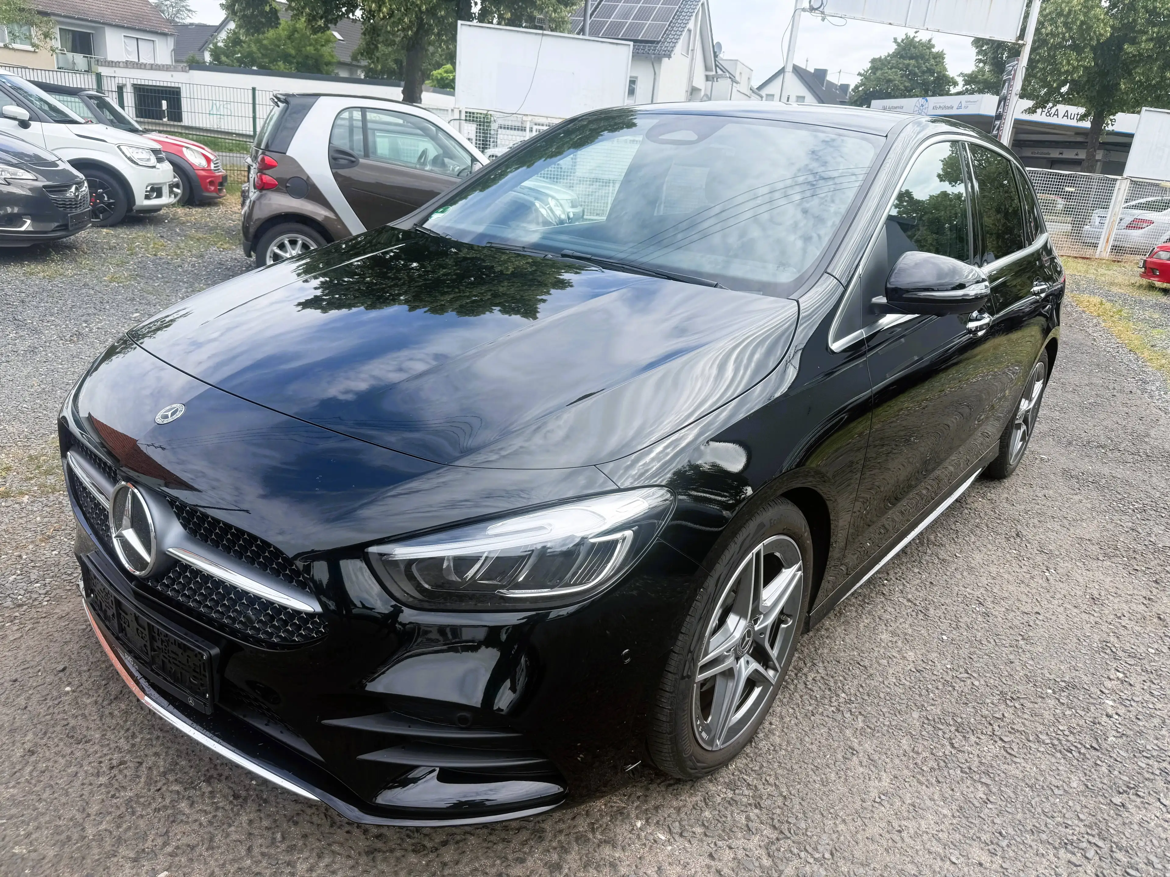 Mercedes-Benz B 200 B 200 AMG Line