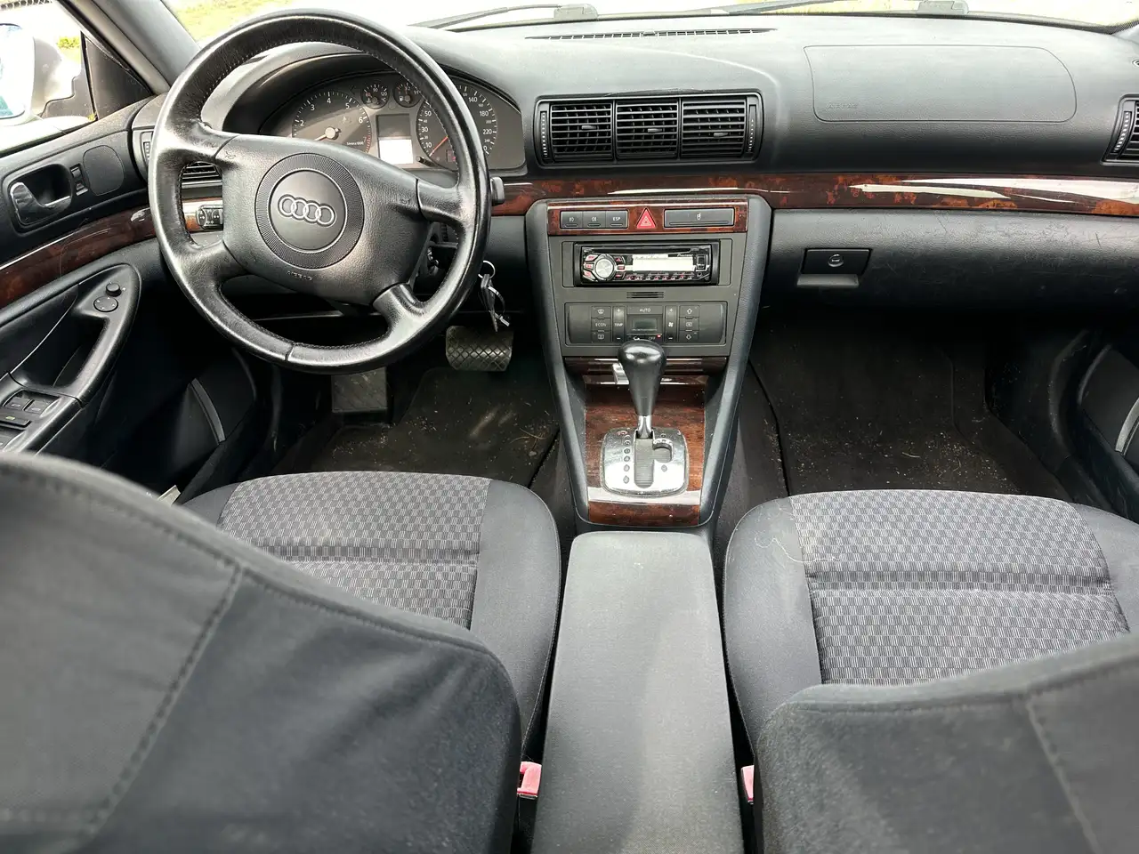 Audi A4 quattro 2,8 Aut., foto 5