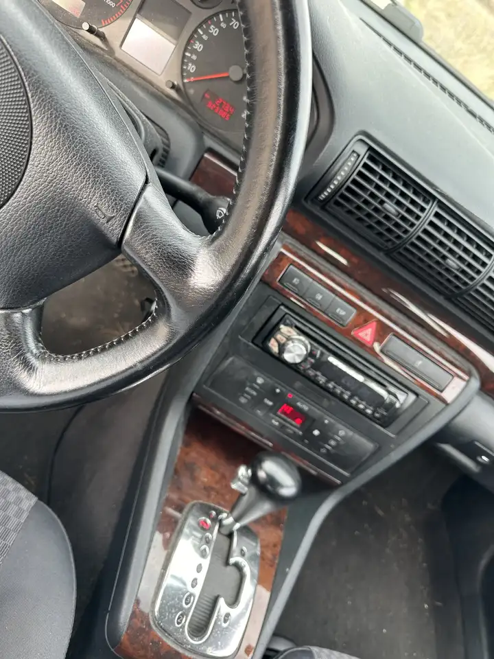 Audi A4 quattro 2,8 Aut., foto 7
