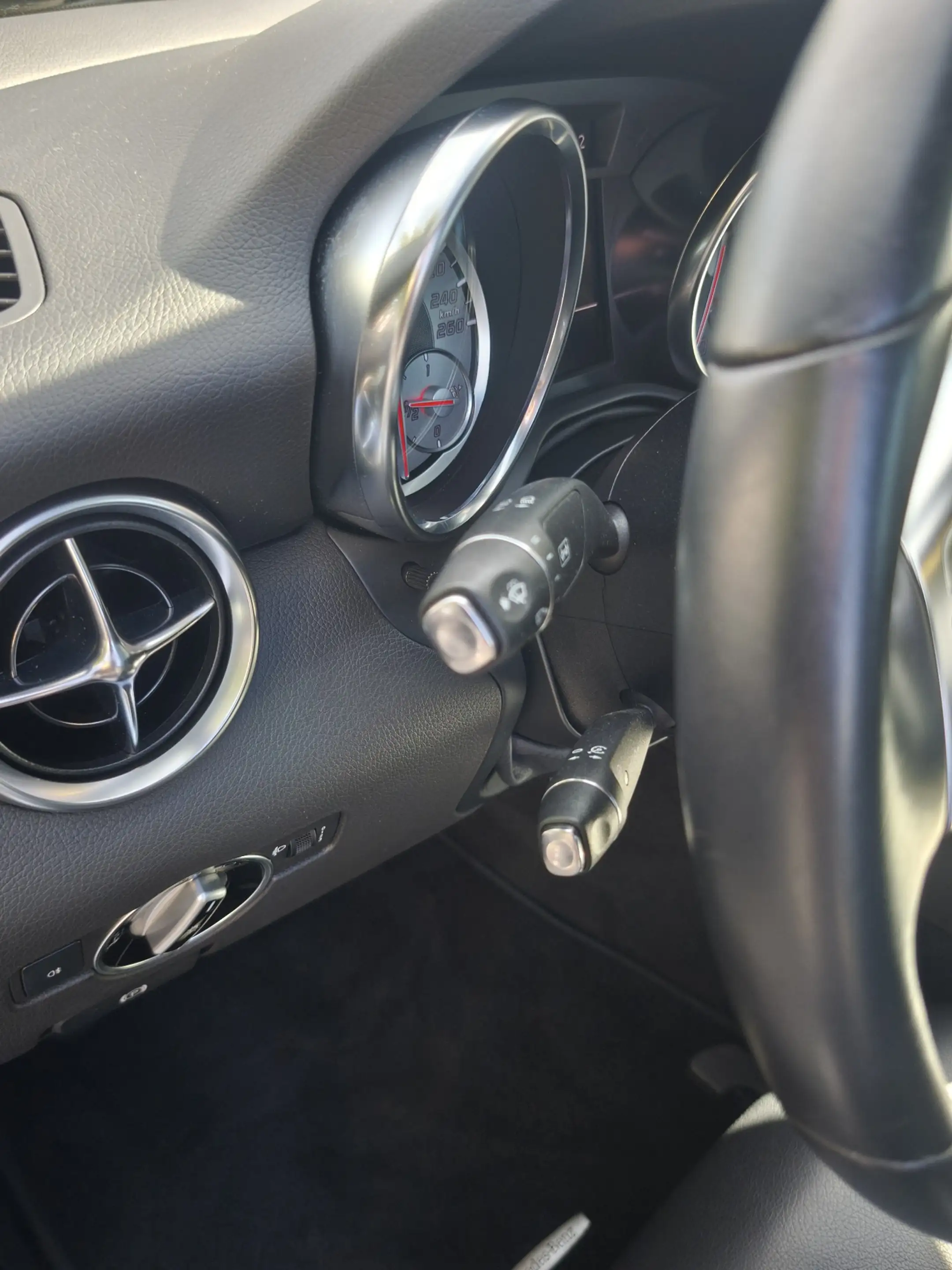 Mercedes-Benz SLK 200 SLK 200 BlueEfficiency  Leder Navi LED Carplay — photo 8