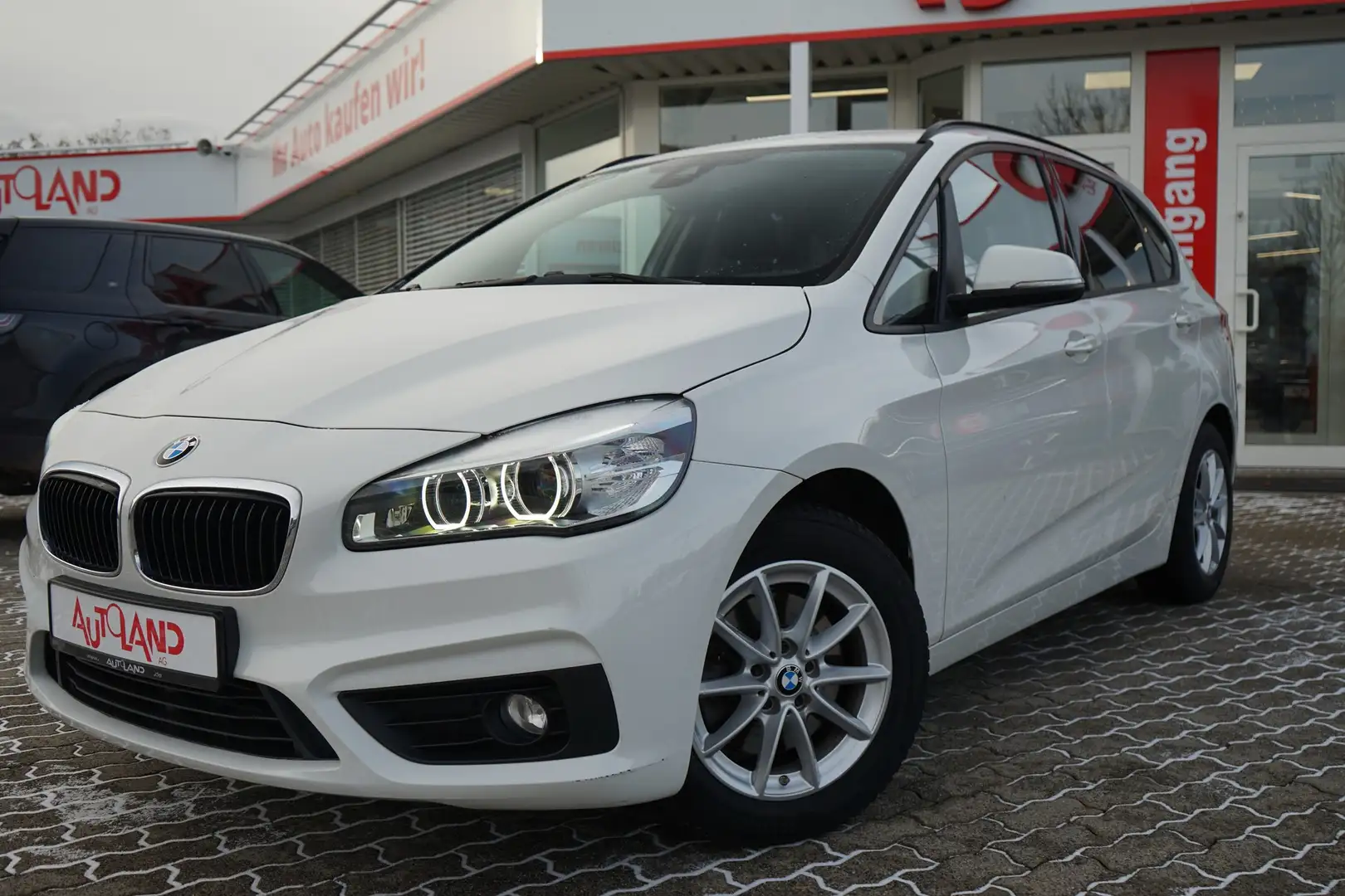 BMW 218 218i Active Tourer LED Navi Sitzheizung Tempomat Weiß - 2