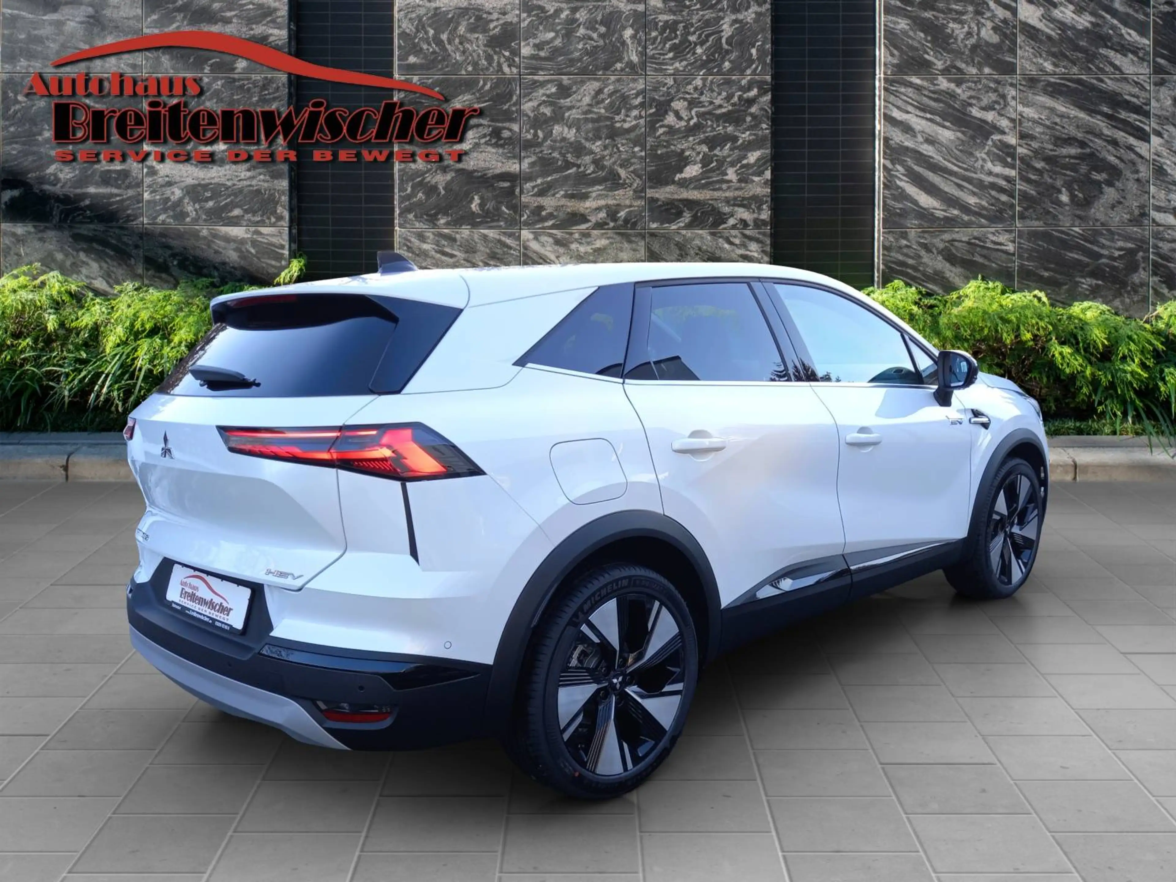 Mitsubishi Grandis Intro Edition 1.8 Hybrid — photo 4