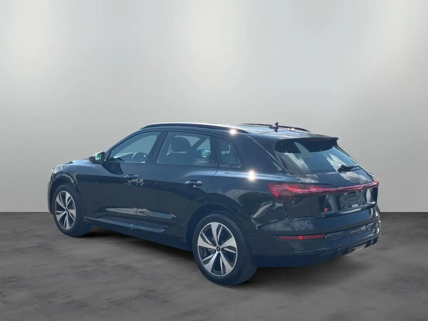 Audi Q8 e-tron S-Line 50 quattro / Matrix, Air, 360° Schwarz - 2