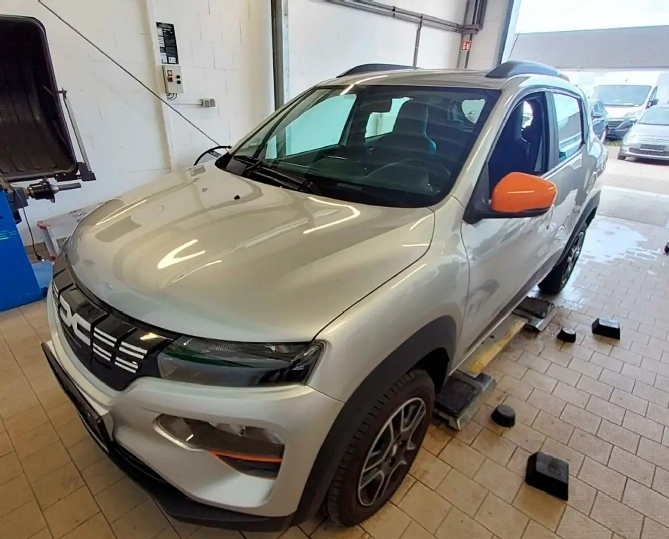 Dacia Spring 45 ExpressionPaket CCS - Navi Argent - 1