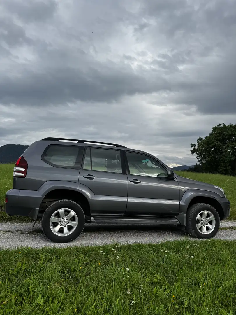 Toyota Land Cruiser Landcruiser 300 3,0 D-4D 175 VX Aut. Grau - 1