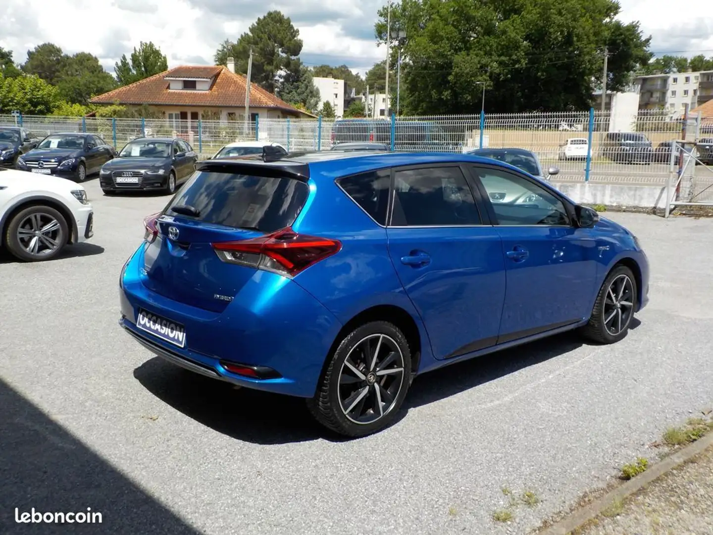 Toyota Auris (2) 1.8 hybride 136 collection cvt - 2