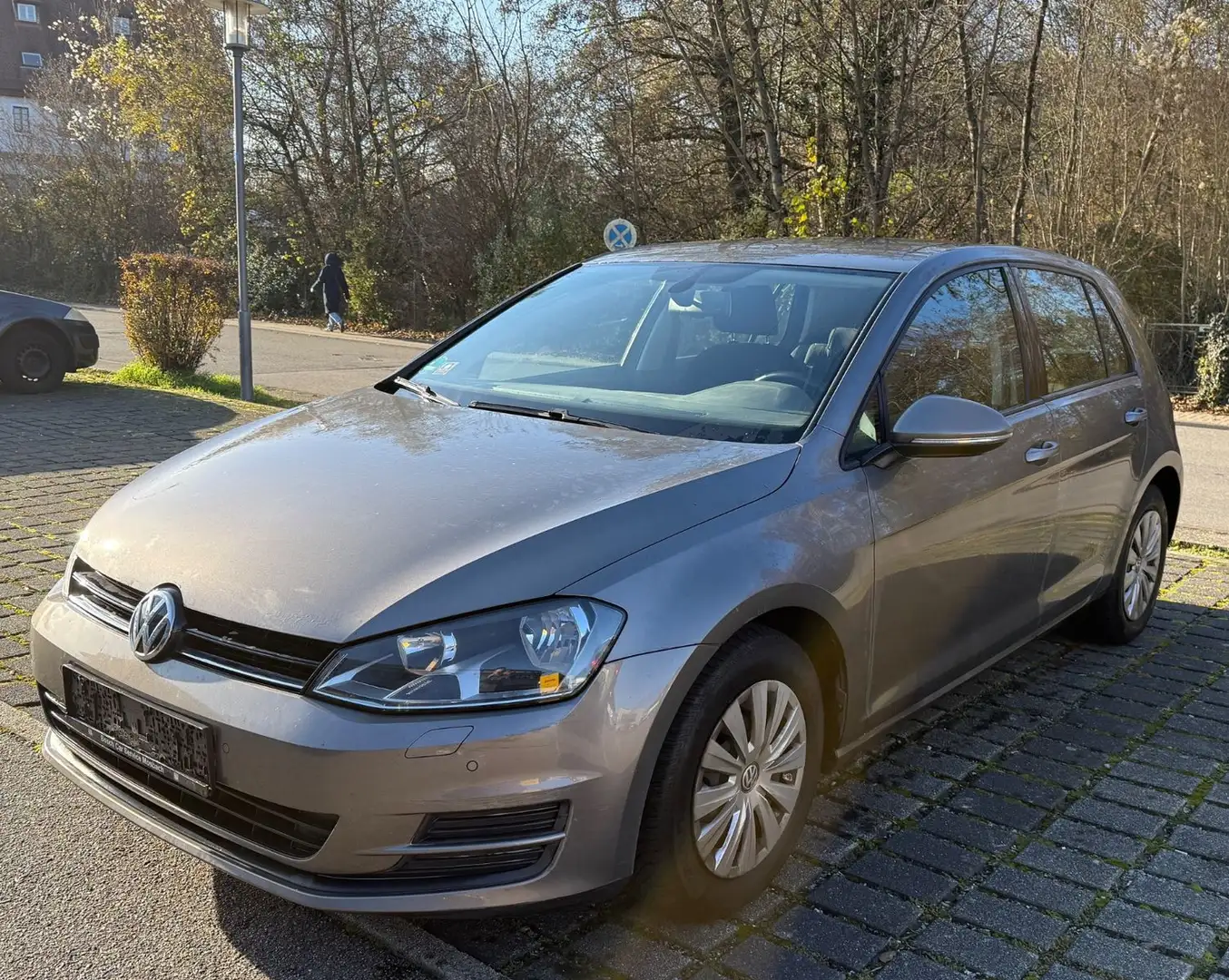 Volkswagen Golf VII1.2 Lim. Trendline BMT/SHZ/Klima 2 Zone Gris - 1