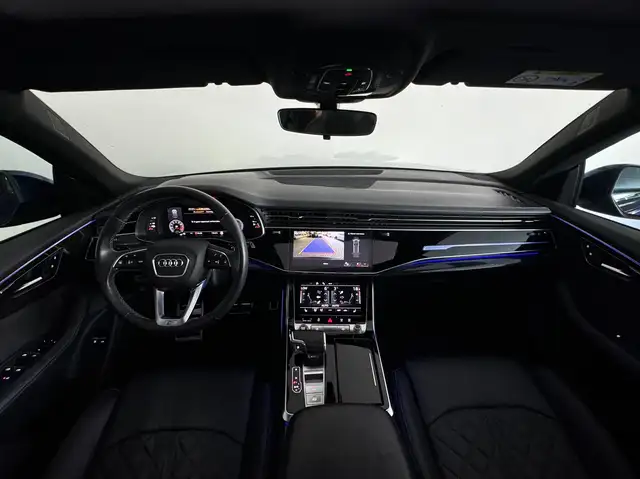Audi Q8 view 4