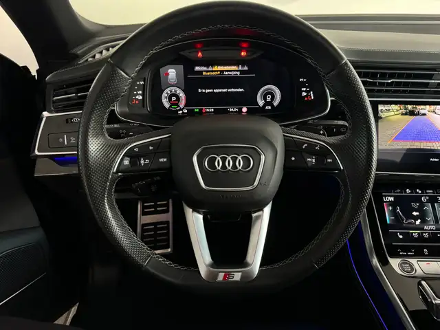 Audi Q8 view 14