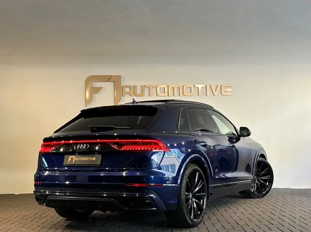 Audi Q8 view 3