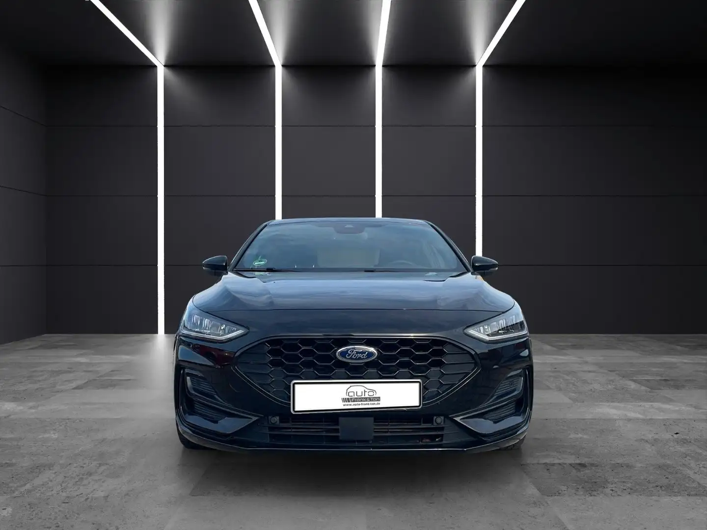 Ford Focus Lim. ST-Line *Acc*Navi*Apple Schwarz - 2