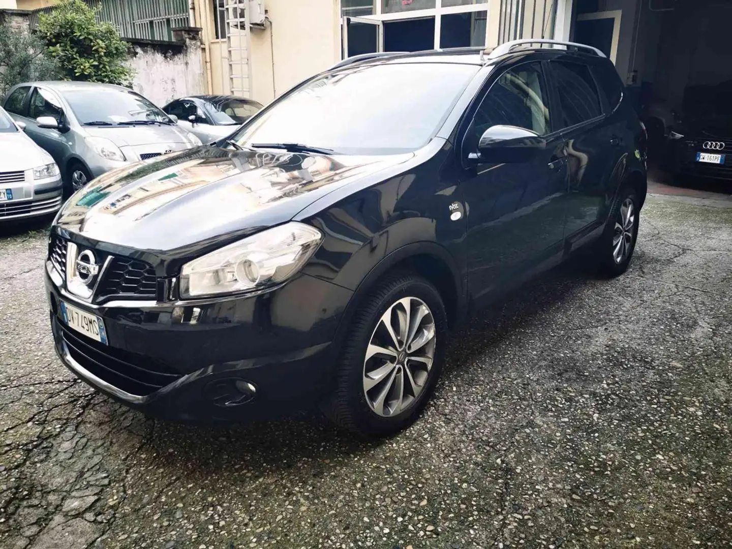 Nissan Qashqai+2 2.0 dCi DPF 4WD n-tec crna - 1