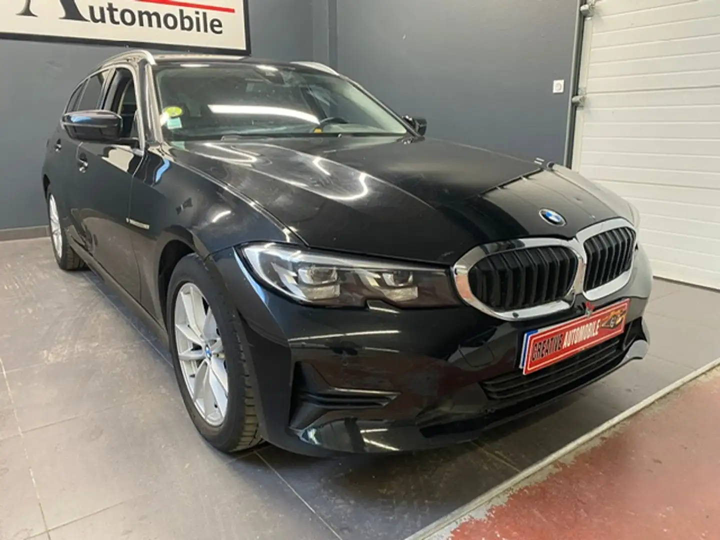 BMW 318 318d 150 ch BVA8 Business Design - 2
