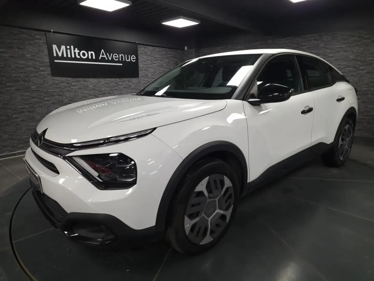 Citroen C4 1.5 BlueHDi 16V - 130 S\u0026S - BV EAT8  Feel Blanc - 1