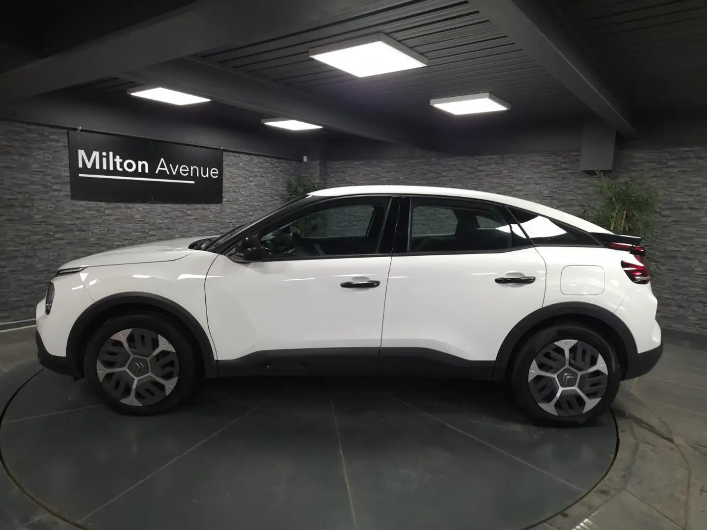 Citroen C4 1.5 BlueHDi 16V - 130 S\u0026S - BV EAT8  Feel Blanc - 2