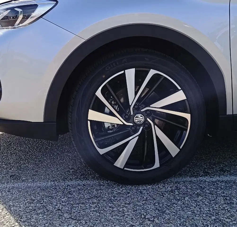 MG ZS
