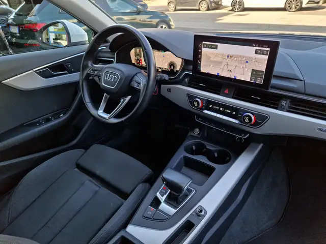 Audi A4 view 8