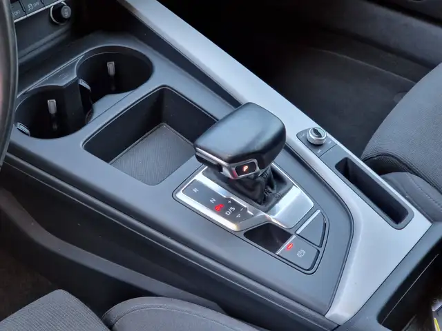 Audi A4 view 15