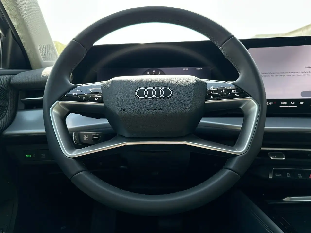Audi Q3 снимка Audi Q3