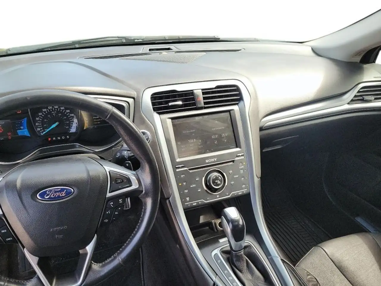 Ford Fusion снимка Ford Fusion