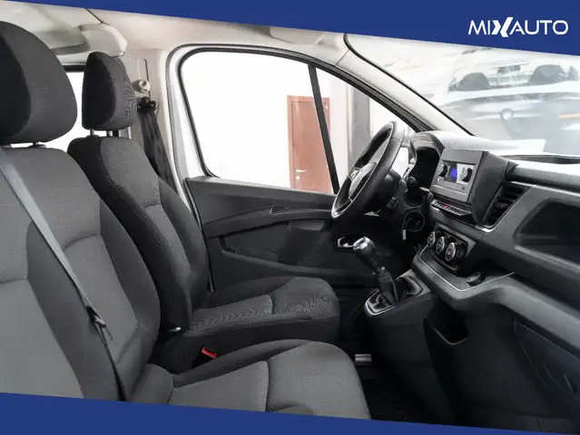 Renault Trafic view 14