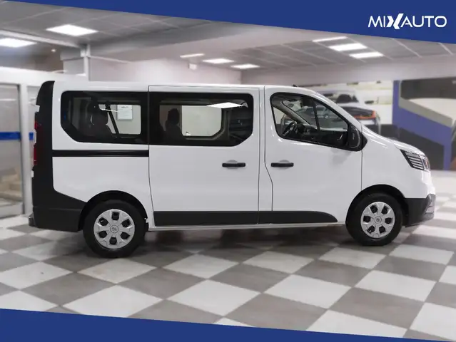 Renault Trafic view 6