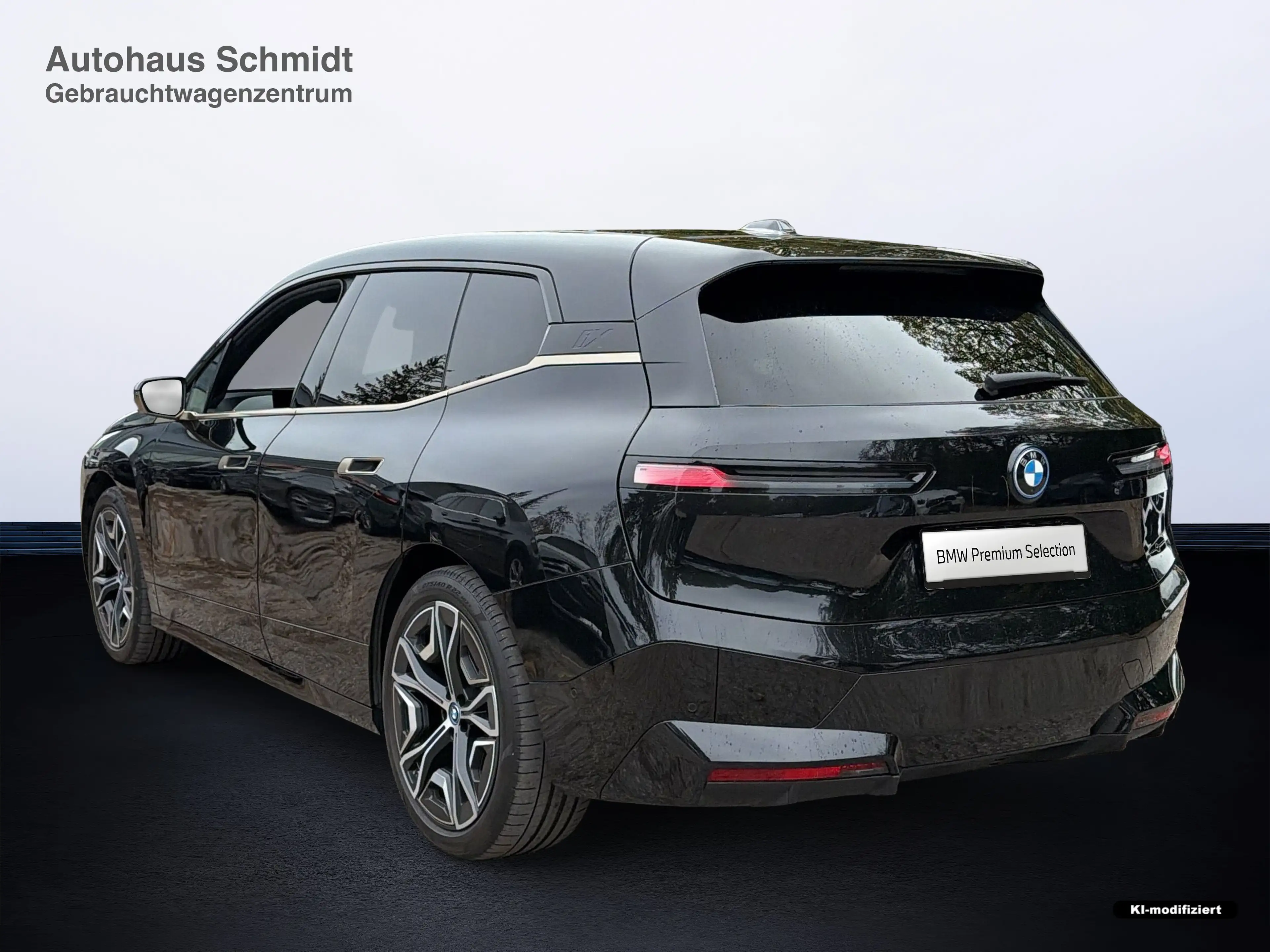 BMW iX xDrive40 — photo 3