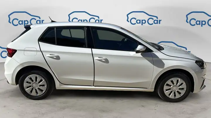Skoda Fabia II 1.0 MPI 80 Active - Première main — photo 4