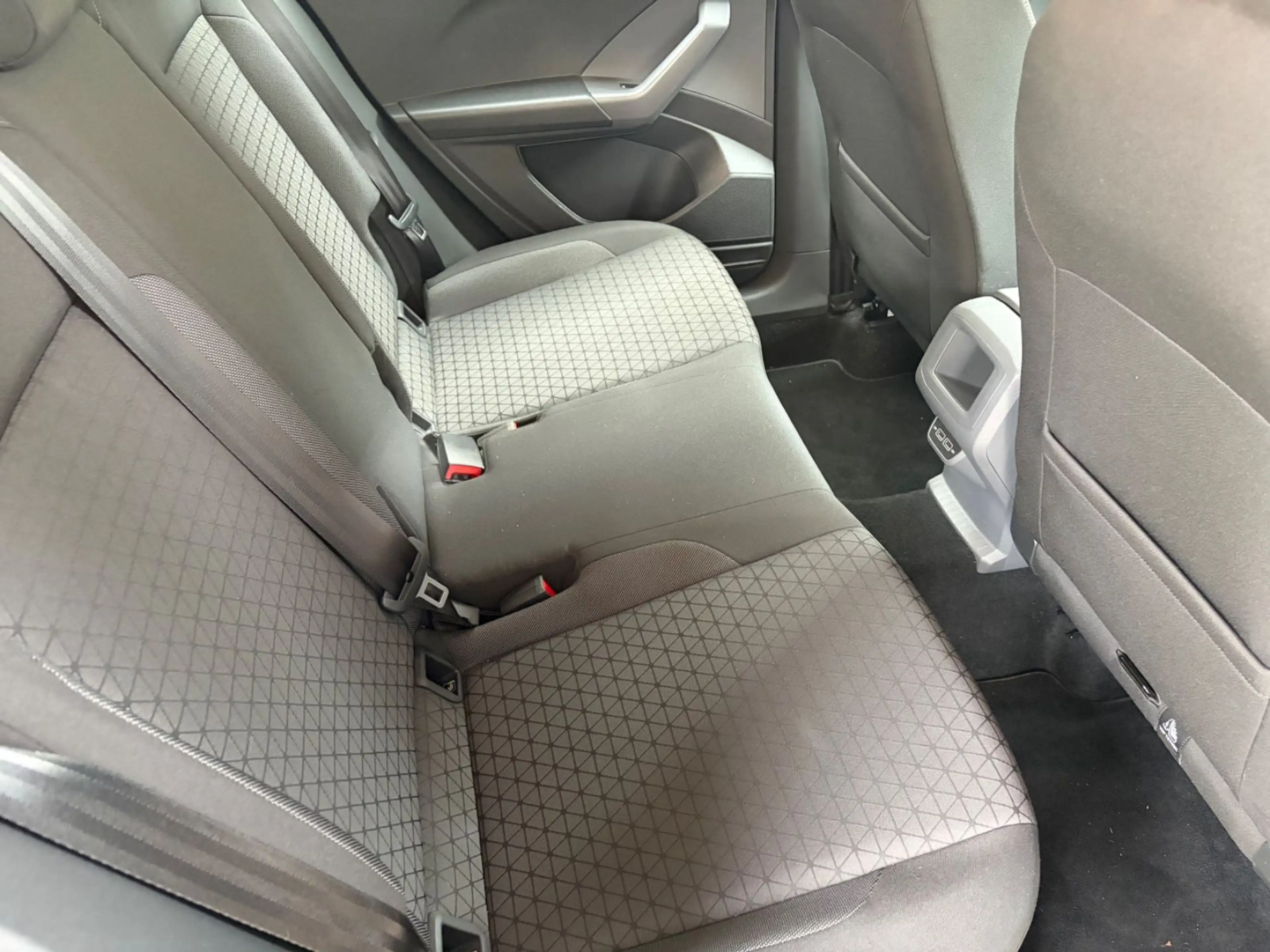 Volkswagen T-Cross +LM Allwetter+CarPlay+PDC+BT+Tempomat — photo 15