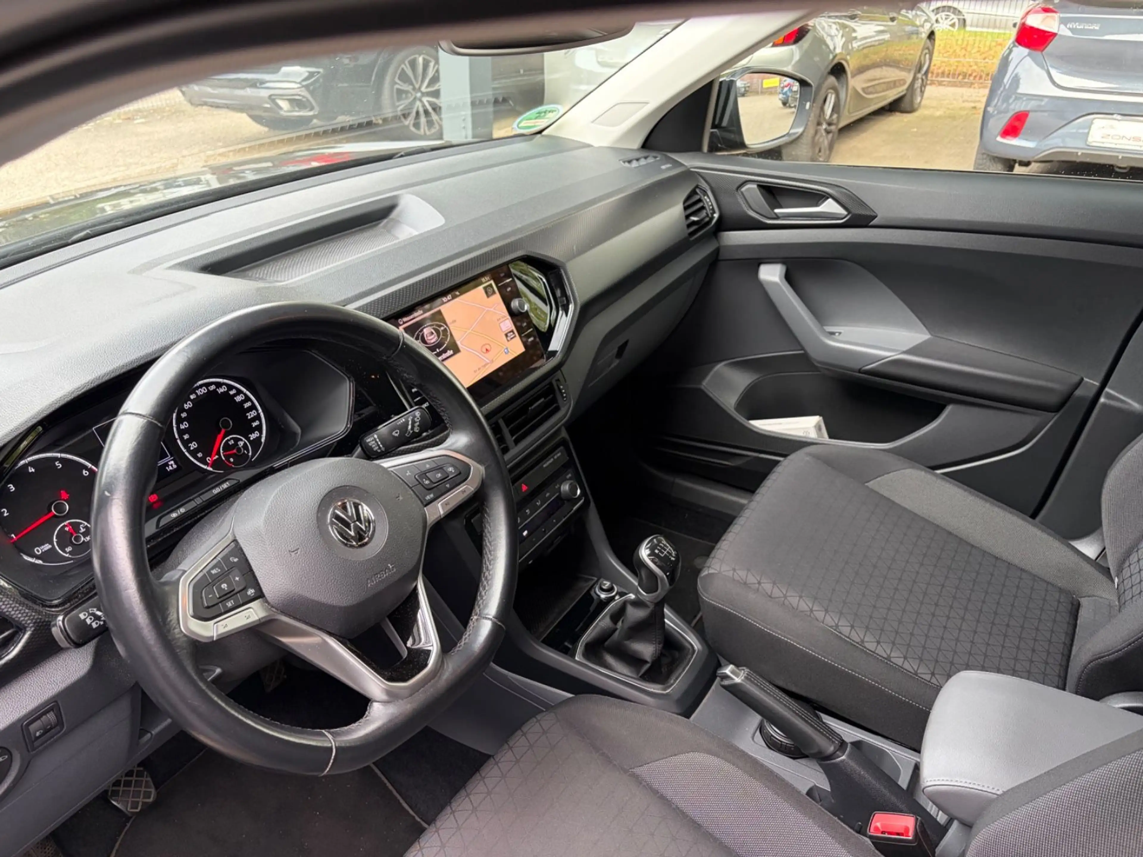Volkswagen T-Cross +LM Allwetter+CarPlay+PDC+BT+Tempomat — photo 11