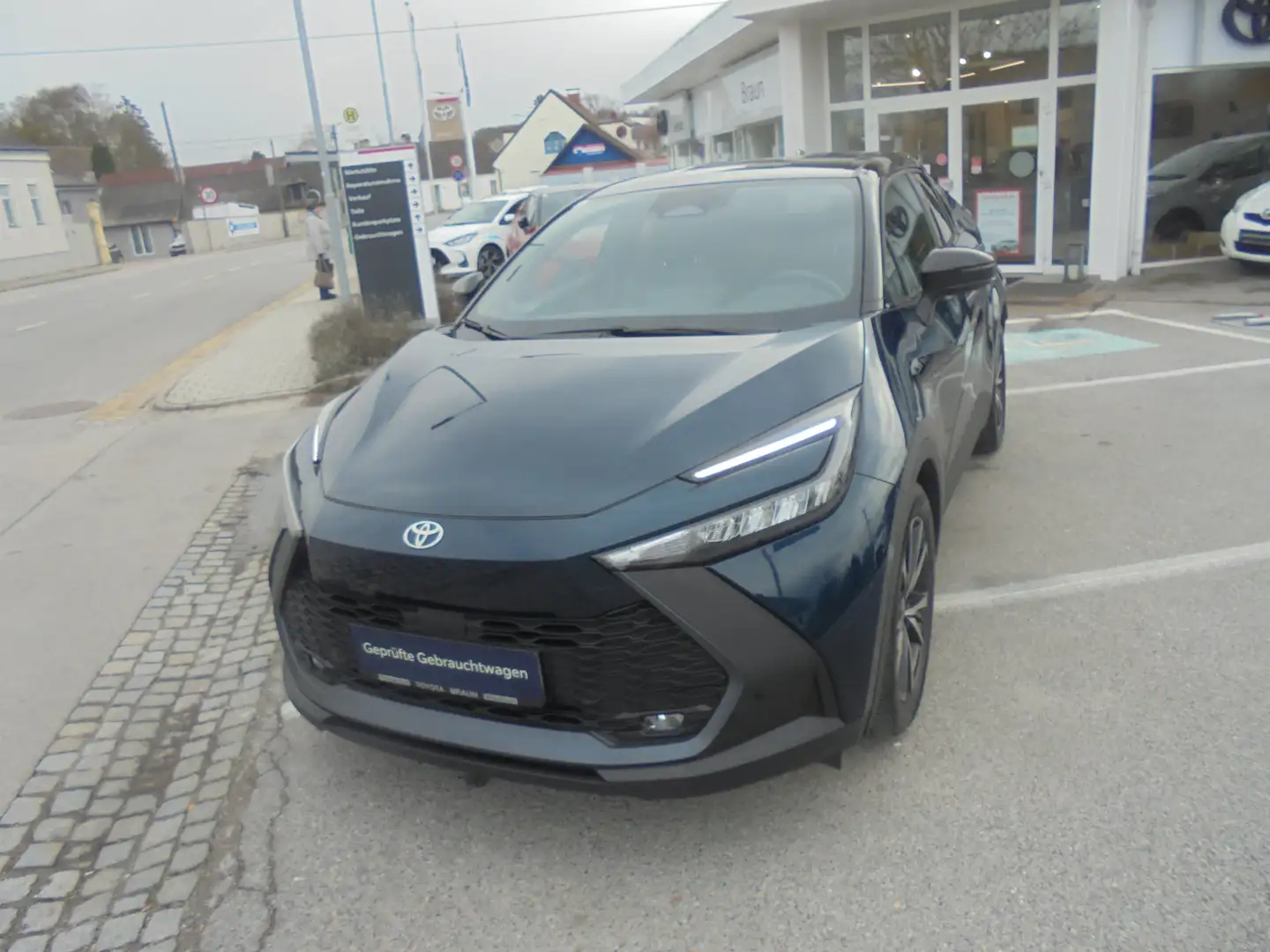 Toyota C-HR Hybrid FWD Active Drive Grün - 1