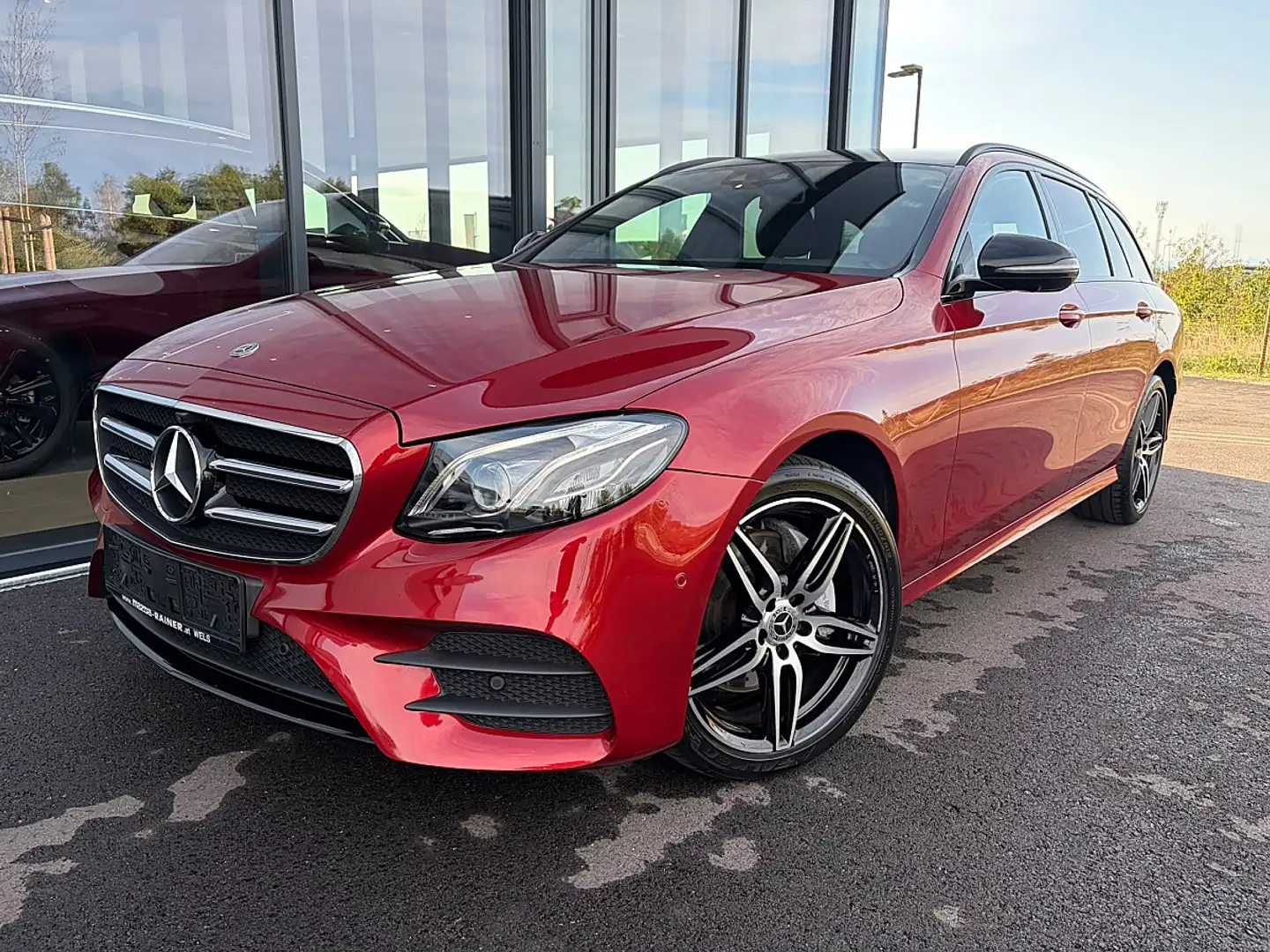 Mercedes-Benz E 220 d T Austria Edition 4MATIC Aut. / AMG / WIDESCR... Rot - 1