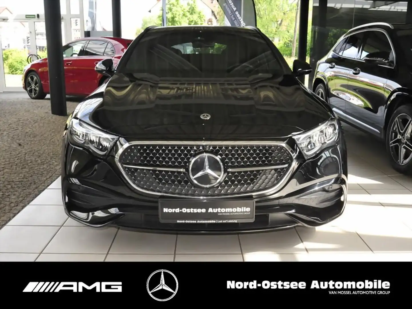 Mercedes-Benz E 220 d T AMG ADV. NIGHT AHK DISTRO KEYLESS LED Zwart - 2